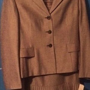 Women’s 2-piece suit